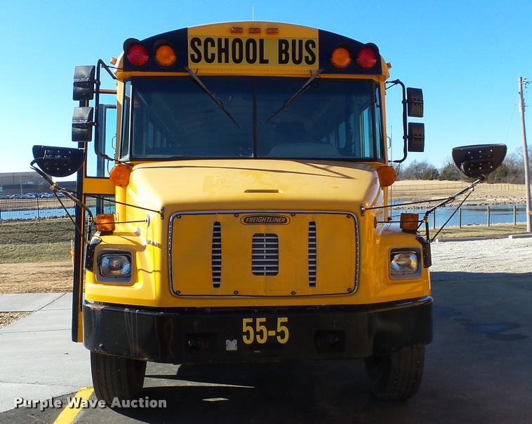image for item K8048 2005 Freightliner FS65 Thomas school bus