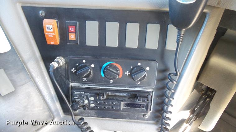 image for item K8048 2005 Freightliner FS65 Thomas school bus