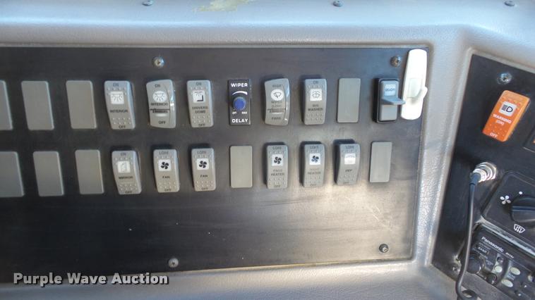 image for item K8048 2005 Freightliner FS65 Thomas school bus