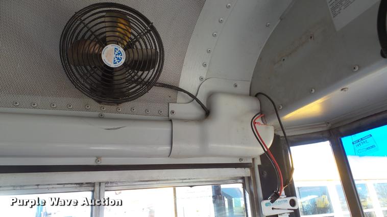 image for item K8048 2005 Freightliner FS65 Thomas school bus