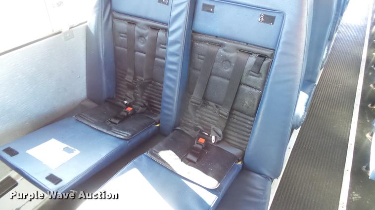 image for item K8048 2005 Freightliner FS65 Thomas school bus