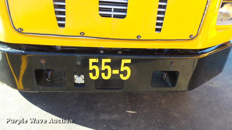 image for item K8048 2005 Freightliner FS65 Thomas school bus