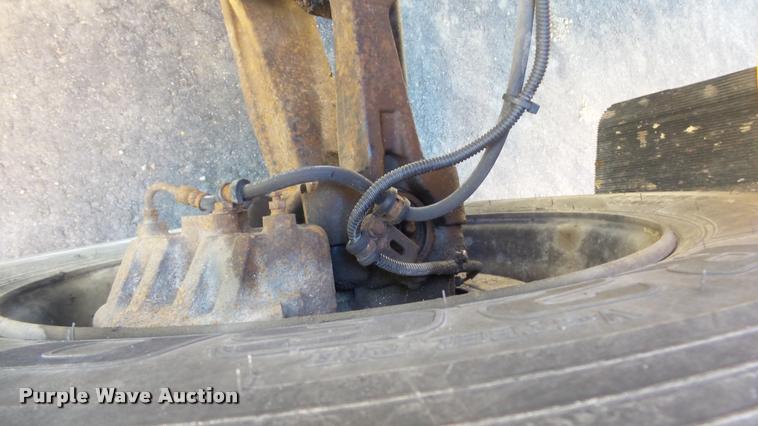 image for item K8048 2005 Freightliner FS65 Thomas school bus