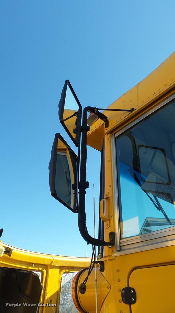 image for item K8048 2005 Freightliner FS65 Thomas school bus