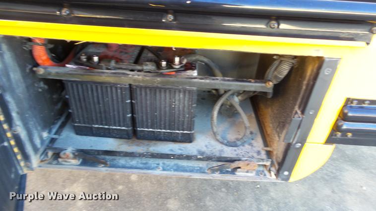 image for item K8048 2005 Freightliner FS65 Thomas school bus