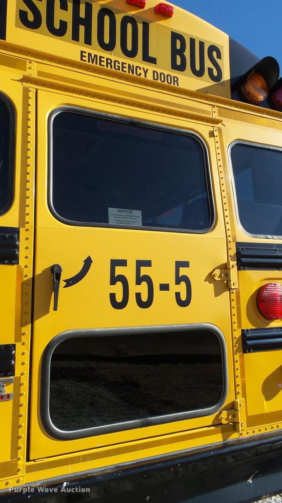 image for item K8048 2005 Freightliner FS65 Thomas school bus