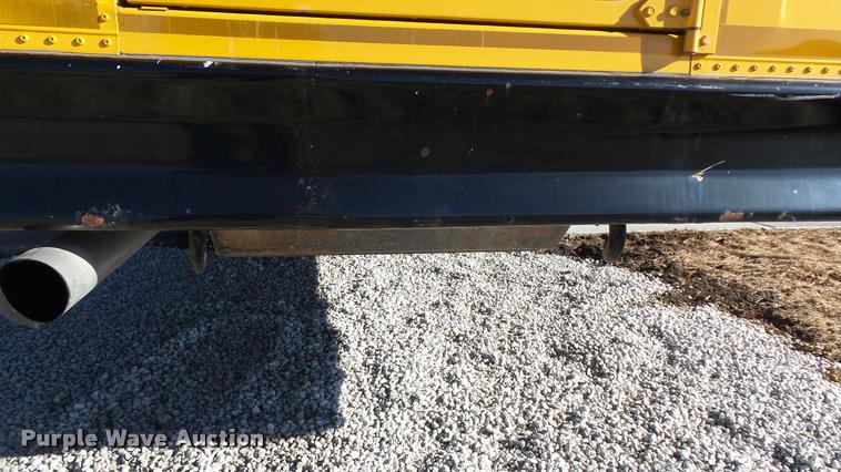 image for item K8048 2005 Freightliner FS65 Thomas school bus