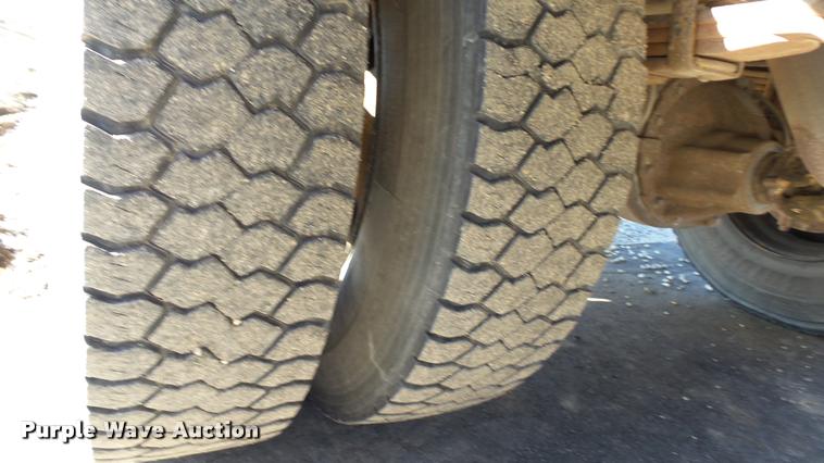 image for item K8048 2005 Freightliner FS65 Thomas school bus