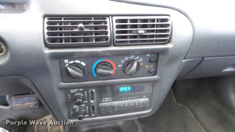 image for item K8049 1999 Chevrolet Cavalier