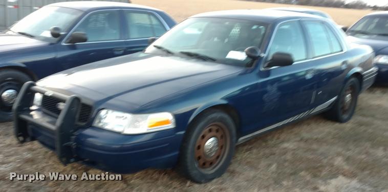 image for item L3928 2009 Ford Crown Victoria Police Interceptor