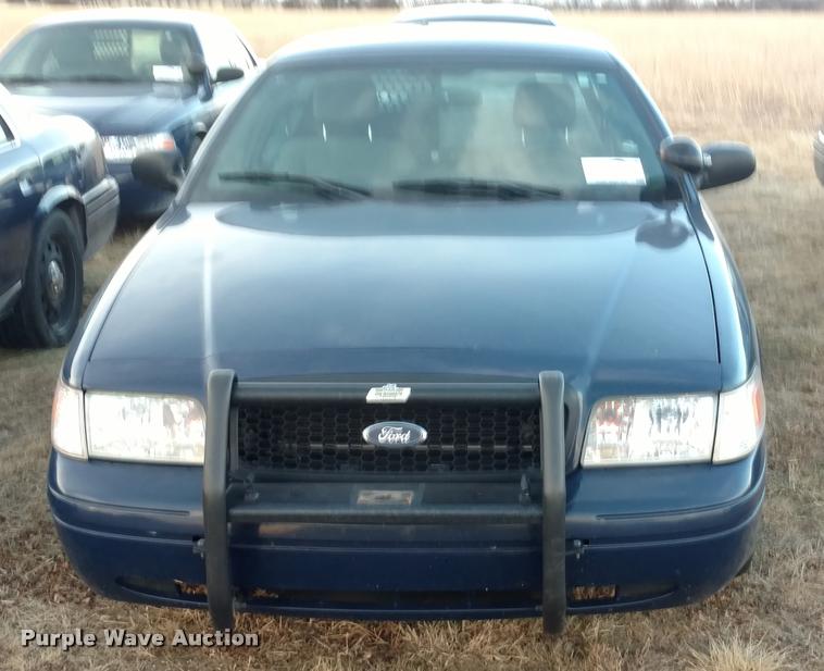 image for item L3928 2009 Ford Crown Victoria Police Interceptor