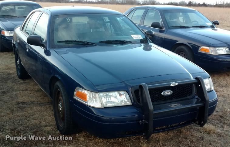 image for item L3928 2009 Ford Crown Victoria Police Interceptor