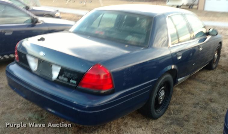 image for item L3928 2009 Ford Crown Victoria Police Interceptor
