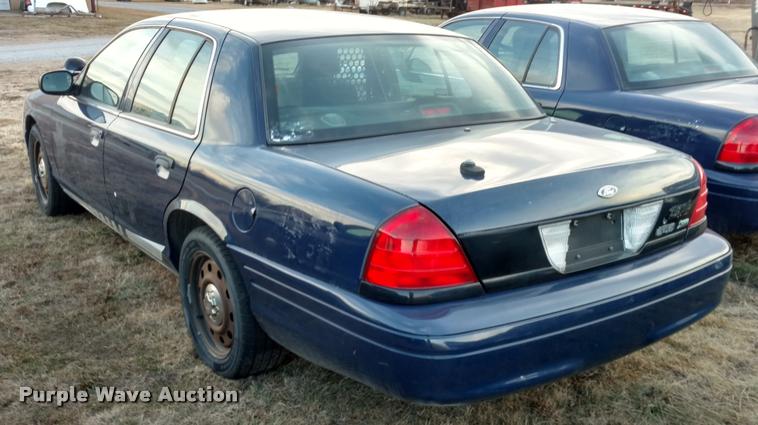 image for item L3928 2009 Ford Crown Victoria Police Interceptor