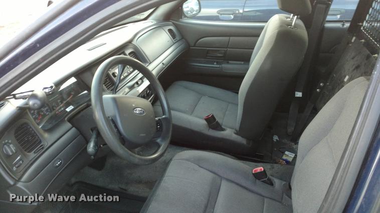 image for item L3928 2009 Ford Crown Victoria Police Interceptor