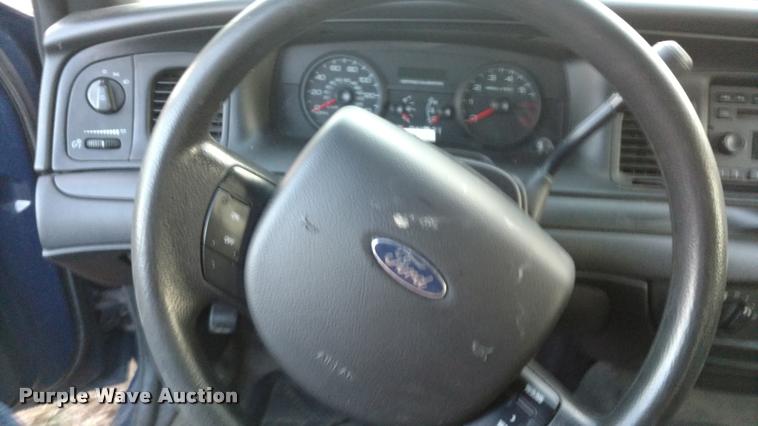 image for item L3928 2009 Ford Crown Victoria Police Interceptor