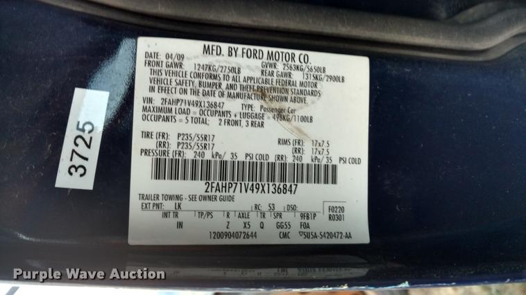 image for item L3928 2009 Ford Crown Victoria Police Interceptor