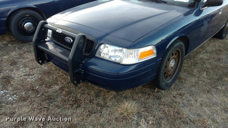 image for item L3928 2009 Ford Crown Victoria Police Interceptor