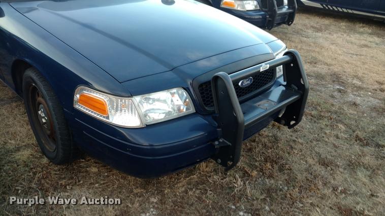 image for item L3928 2009 Ford Crown Victoria Police Interceptor