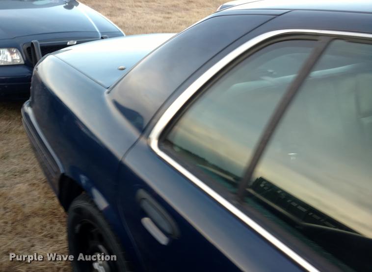 image for item L3928 2009 Ford Crown Victoria Police Interceptor
