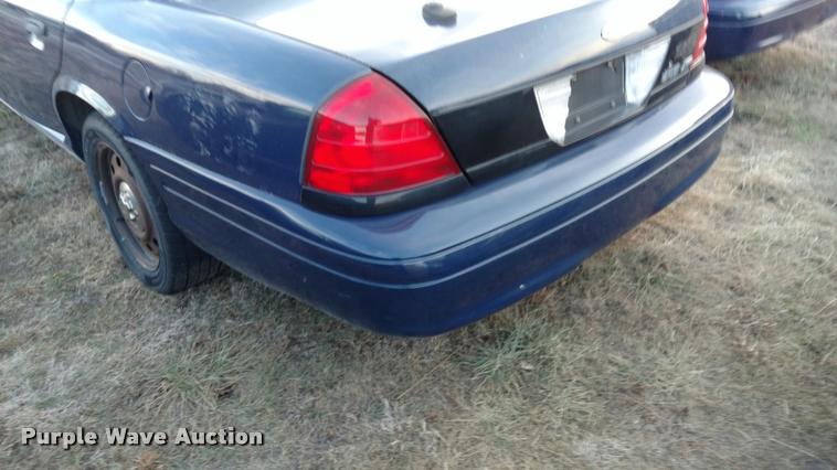 image for item L3928 2009 Ford Crown Victoria Police Interceptor