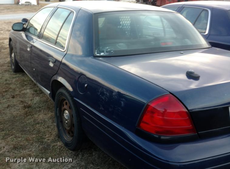 image for item L3928 2009 Ford Crown Victoria Police Interceptor