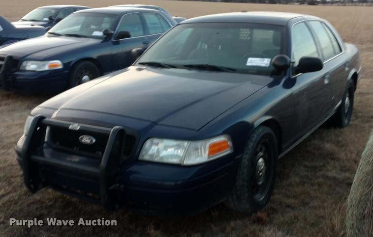 image for item L3929 2010 Ford Crown Victoria Police Interceptor