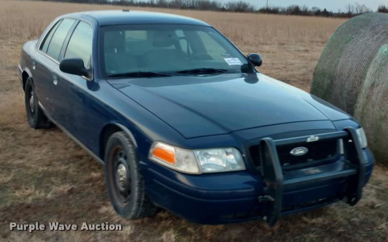 image for item L3929 2010 Ford Crown Victoria Police Interceptor