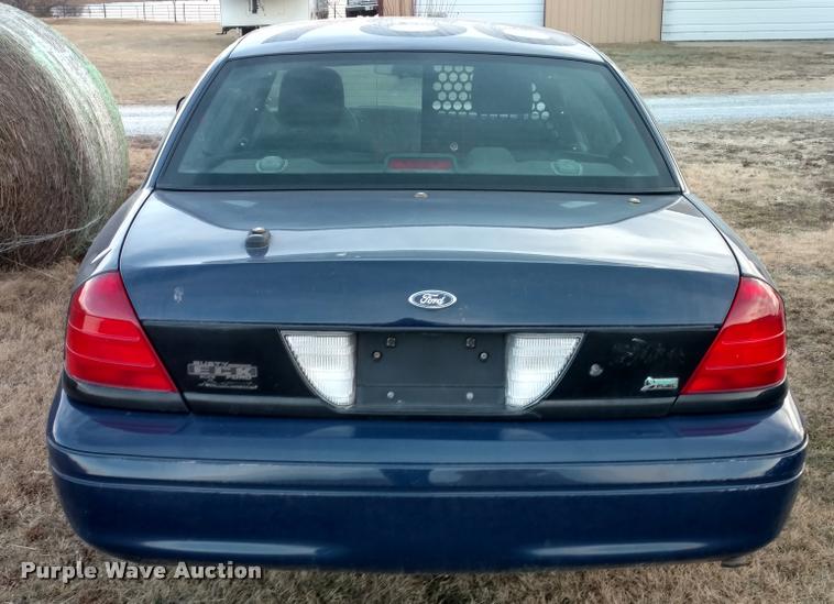 image for item L3929 2010 Ford Crown Victoria Police Interceptor