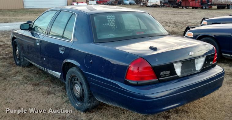 image for item L3929 2010 Ford Crown Victoria Police Interceptor
