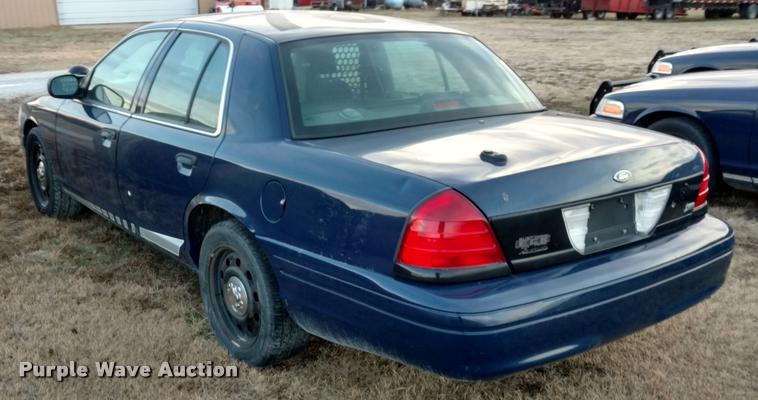 image for item L3929 2010 Ford Crown Victoria Police Interceptor