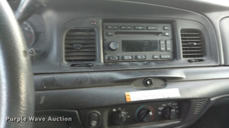 image for item L3929 2010 Ford Crown Victoria Police Interceptor