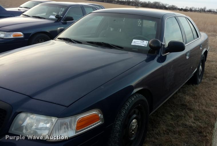 image for item L3929 2010 Ford Crown Victoria Police Interceptor
