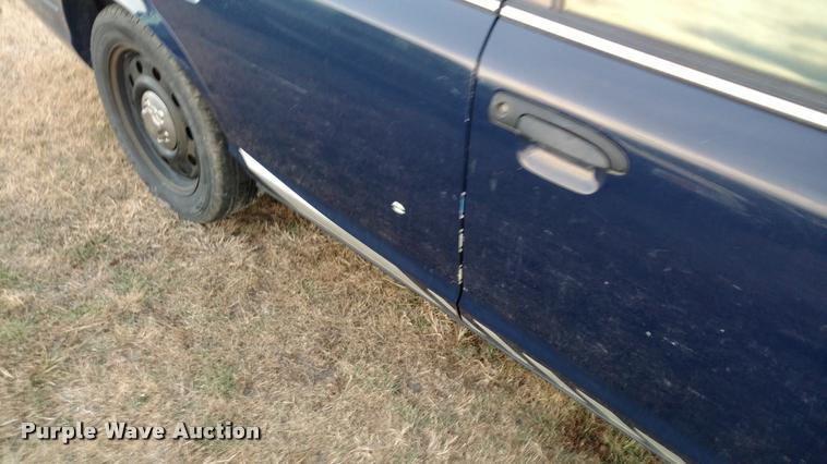 image for item L3929 2010 Ford Crown Victoria Police Interceptor