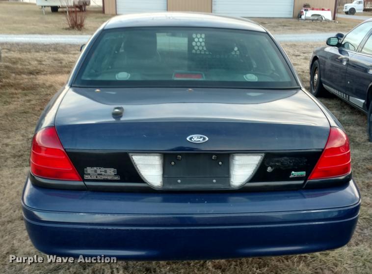 image for item L3930 2011 Ford Crown Victoria Police Interceptor