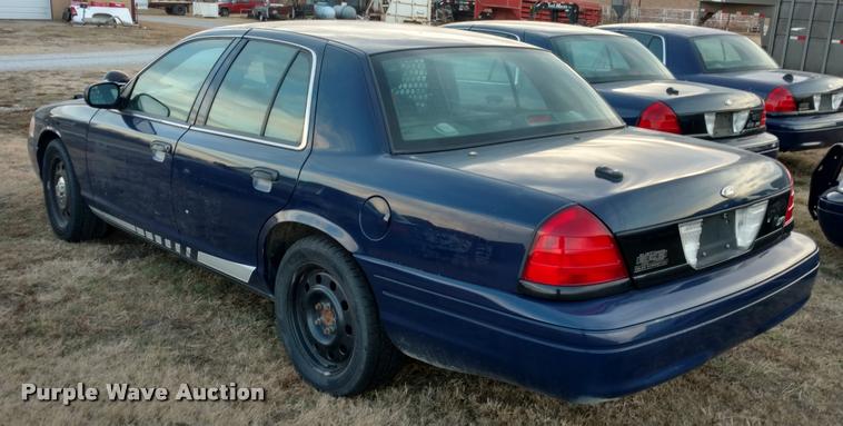 image for item L3930 2011 Ford Crown Victoria Police Interceptor