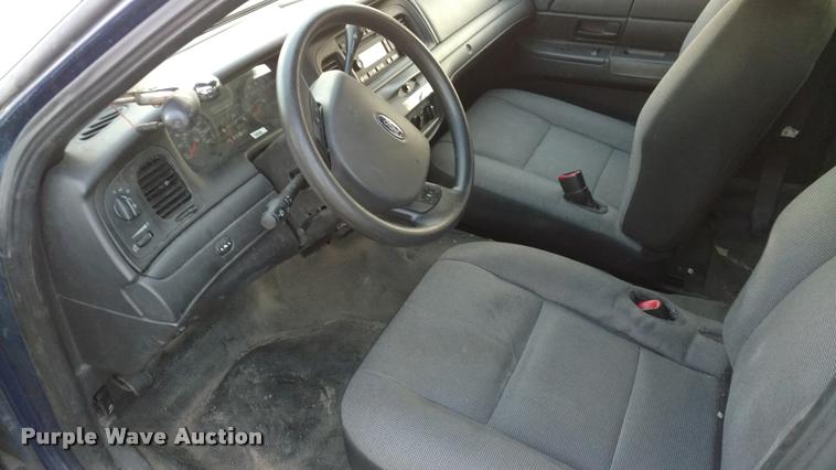 image for item L3930 2011 Ford Crown Victoria Police Interceptor