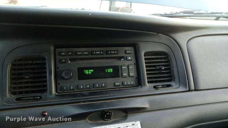 image for item L3930 2011 Ford Crown Victoria Police Interceptor