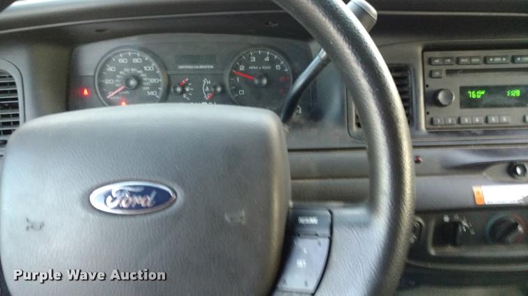 image for item L3930 2011 Ford Crown Victoria Police Interceptor