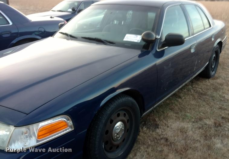 image for item L3930 2011 Ford Crown Victoria Police Interceptor