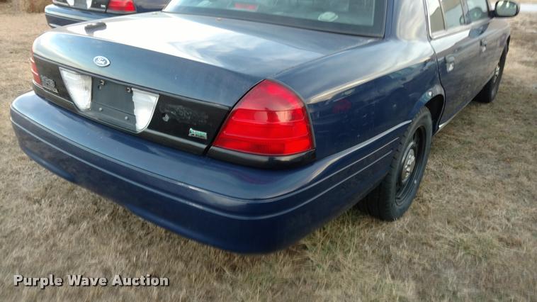 image for item L3930 2011 Ford Crown Victoria Police Interceptor