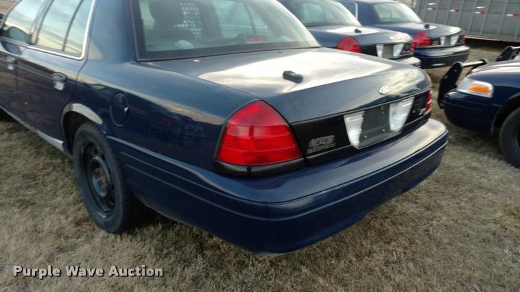 image for item L3930 2011 Ford Crown Victoria Police Interceptor