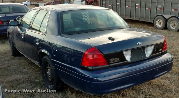 image for item L3931 2011 Ford Crown Victoria Police Interceptor