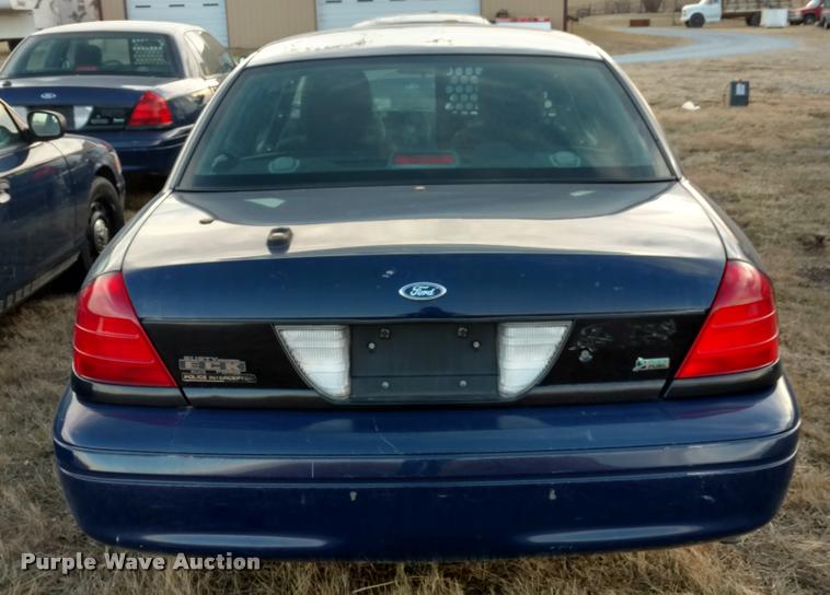 image for item L3931 2011 Ford Crown Victoria Police Interceptor