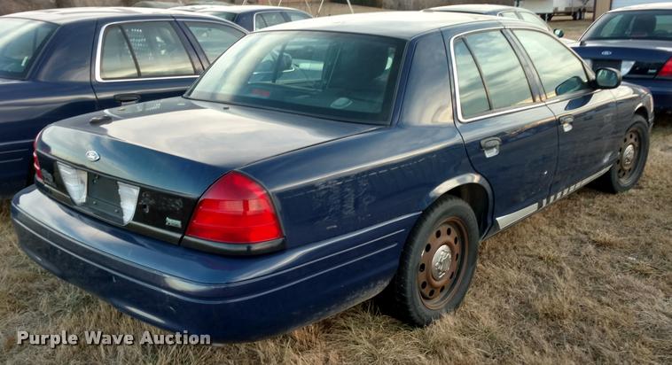 image for item L3931 2011 Ford Crown Victoria Police Interceptor