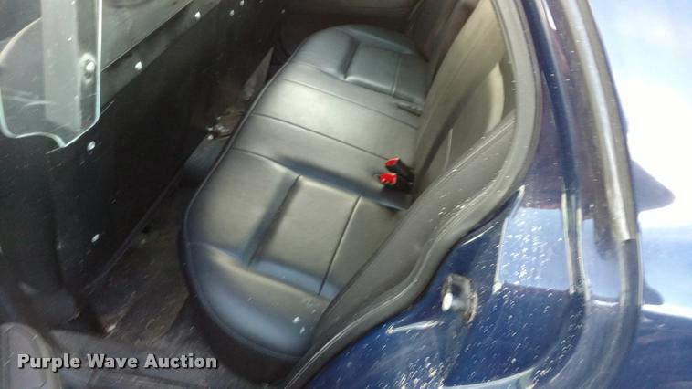 image for item L3931 2011 Ford Crown Victoria Police Interceptor