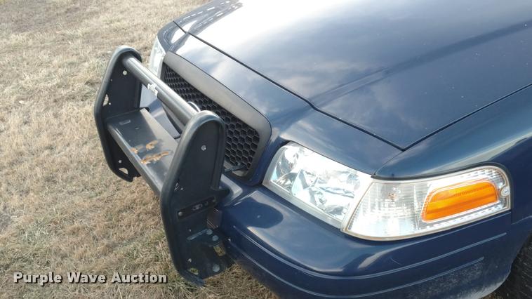 image for item L3931 2011 Ford Crown Victoria Police Interceptor
