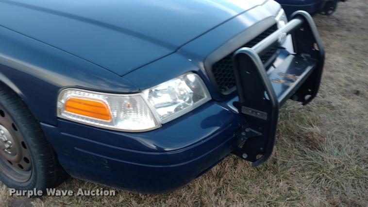 image for item L3931 2011 Ford Crown Victoria Police Interceptor