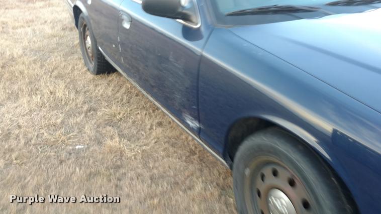 image for item L3931 2011 Ford Crown Victoria Police Interceptor