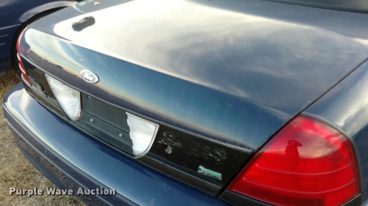 image for item L3931 2011 Ford Crown Victoria Police Interceptor
